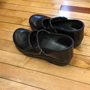 Dansko size 40 Mary Janes